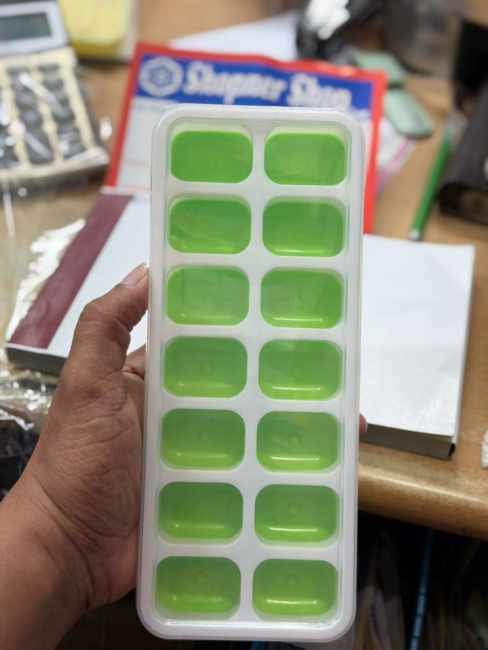 14 Grids Ice Cube Tray With Lid