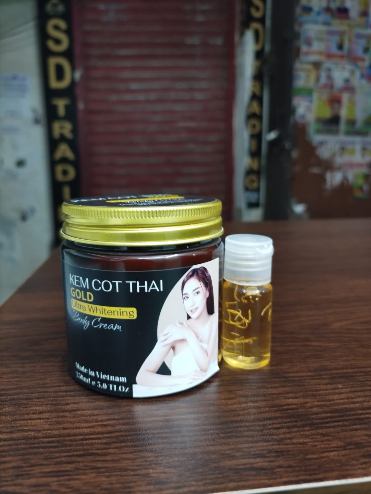 KEM COT THAI GOLD Ultra Whitening Body Cream-250ml